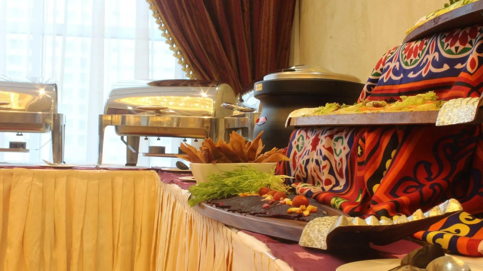 Grand Excelsior Hotel الشارقة 5*,