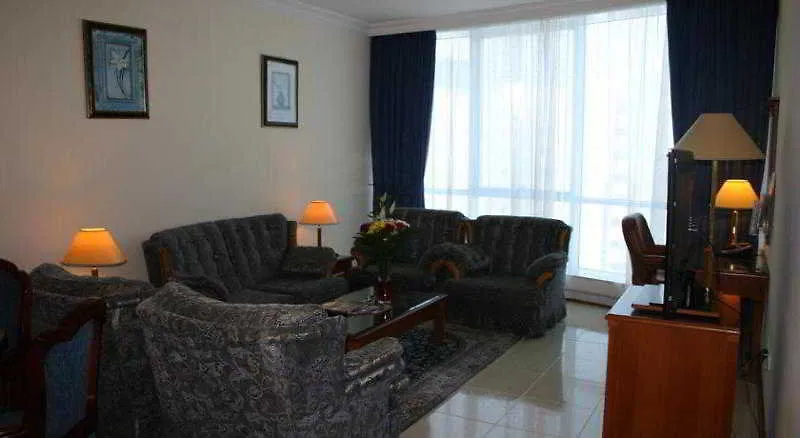 Grand Excelsior Hotel الشارقة 5*,